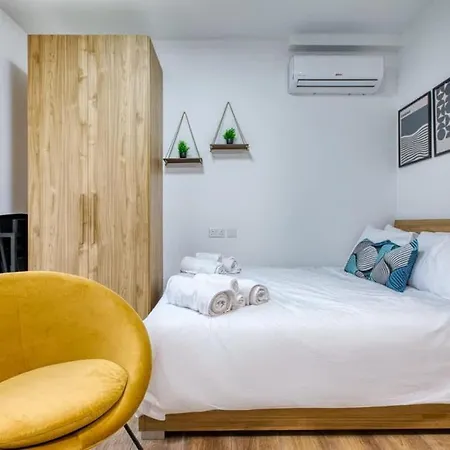 Cosy Little In Pieta Close To Valletta Апартаменты *